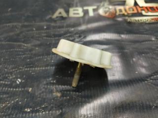 Болт крепления запасного колеса TOYOTA IST 2002