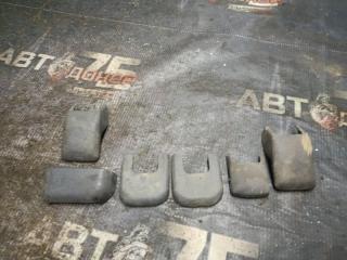 Заглушка крепления сиденья TOYOTA RAV4 1995 Б/У Заглушка крепления сиденья TOYOTA RAV4 1995