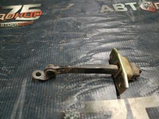 Ограничитель двери задний левый TOYOTA MARK II 1992