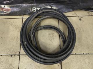 Уплотнительная резинка двери багажника задняя TOYOTA NADIA 1998