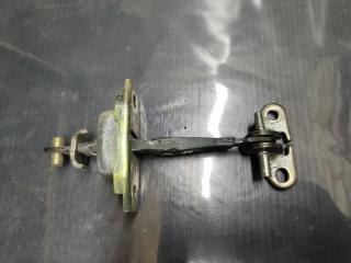 Ограничитель двери передний правый TOYOTA NADIA 1998