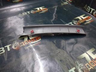 Обшивка двери багажника TOYOTA IPSUM