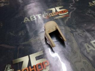 Заглушка крепления сиденья левая TOYOTA LAND CRUISER Б/У Заглушка крепления сиденья левая TOYOTA LAND CRUISER