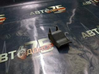 Заглушка крепления сиденья передняя TOYOTA HARRIER Б/У Заглушка крепления сиденья передняя TOYOTA HARRIER