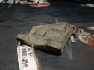 Кронштейн двигателя TOYOTA RAV4 Б/У Кронштейн двигателя TOYOTA RAV4