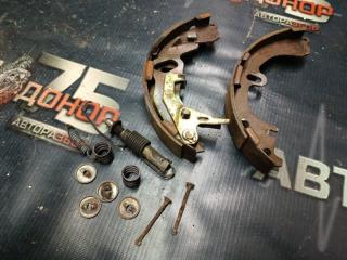 Механизм стояночного тормоза задний правый TOYOTA CARINA E