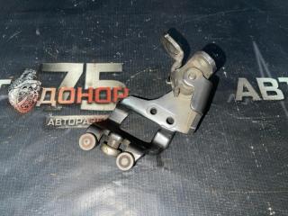 Ролик раздвижной двери левый TOYOTA NOah