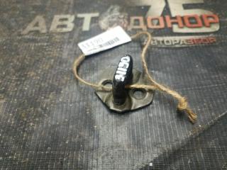 Петля замка двери NISSAN BLUEBIRD