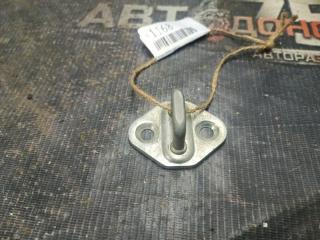 Петля замка двери TOYOTA MARK II