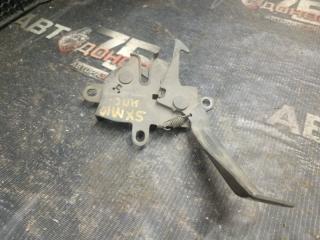 Замок капота TOYOTA IPSUM Б/У Замок капота TOYOTA IPSUM