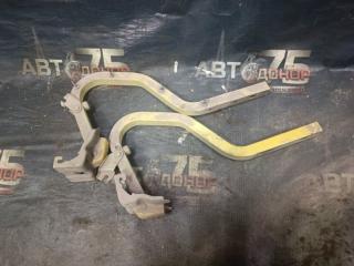 Петля крышки багажника задняя Subaru Impreza