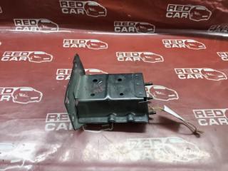 Крепление усилителя бампера переднее правое NISSAN LEAF