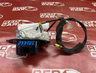 Замок двери багажника HONDA FIT