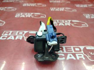 Замок двери багажника TOYOTA VITZ