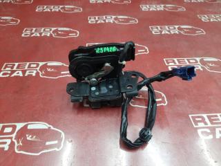 Замок двери багажника TOYOTA PRIUS 2010