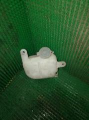 Запчасть бачок омывателя MAZDA DEMIO