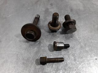 Запчасть болт Nissan R'NESSA 1999