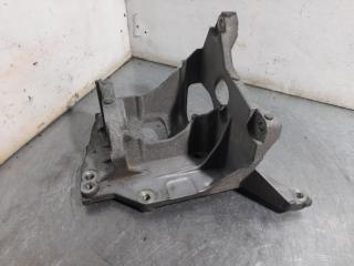 Кронштейн привода Nissan Serena 2010