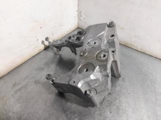 Кронштейн опоры двигателя Nissan Elgrand 2015 контрактная Кронштейн опоры двигателя Nissan Elgrand 2015