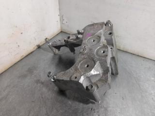 Кронштейн опоры двигателя Nissan Elgrand 2015 контрактная Кронштейн опоры двигателя Nissan Elgrand 2015