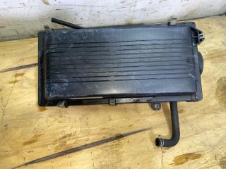 Корпус воздушного фильтра Nissan Wingroad 1998