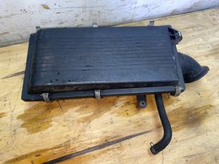 Корпус воздушного фильтра Nissan Wingroad 1998