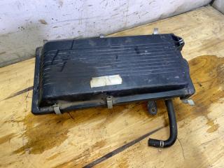 Корпус воздушного фильтра Nissan Wingroad 1998