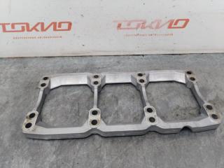 Крышка коленвала NISSAN ELGRAND 2002