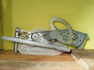 Стеклоподъемник задний правый Renault Scenic 3 2013