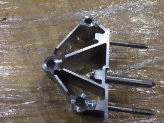 Кронштейн левый Volkswagen Passat CC 2012