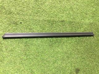 Уплотнитель стекла двери задний Volkswagen Golf R line 2012