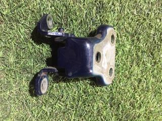 Запчасть петля двери левая Rover 75 2000