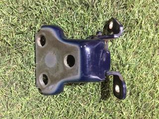 Запчасть петля двери правая Rover 75 2000