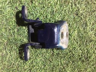 Запчасть петля двери левая Rover 75 2000