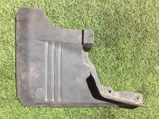 Запчасть брызговик передний правый Toyota land cruiser