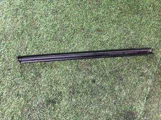 Уплотнитель стекла двери Volkswagen Touareg 2012