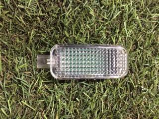 Запчасть плафон освещения led Audi A6 2011