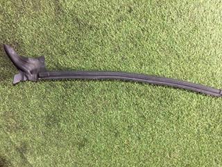 Уплотнитель стекла двери передний правый Audi A7 2010