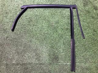 Уплотнитель стекла двери задний правый Ford Focus 2013