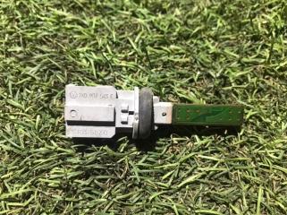 Фото запчасти датчик температуры воздуха Audi A8 2015 Б/У запчасть Запчасть датчик температуры воздуха Audi A8 2015