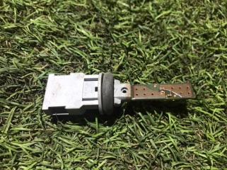 Фото запчасти датчик температуры воздуха Volkswagen Golf R line 2012 Б/У запчасть Запчасть датчик температуры воздуха Volkswagen Golf R line 2012