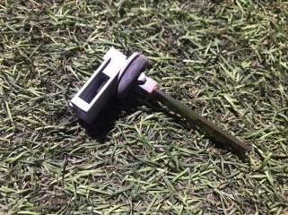 Фото запчасти датчик температуры воздуха Volkswagen Touareg 2012 Б/У запчасть Запчасть датчик температуры воздуха Volkswagen Touareg 2012