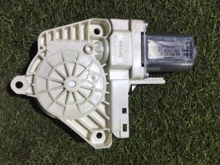 Фото запчасти мотор стеклоподъемника передний правый Audi RS7 2014 Б/У запчасть Запчасть мотор стеклоподъемника передний правый Audi RS7 2014