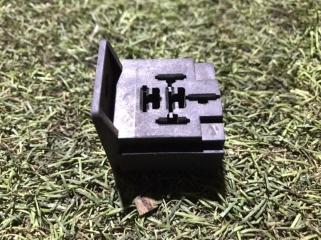 Запчасть колодка под реле Mercedes-Benz G-class 400 CDI 2001