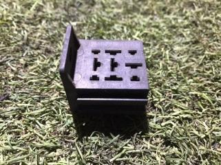 Запчасть колодка под реле Mercedes-Benz G-class 400 CDI 2001