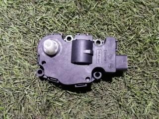 Запчасть моторчик заслонки печки BMW 5 2016