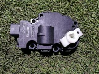 Запчасть моторчик заслонки печки BMW 5 2016