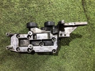 Запчасть кронштейн генератора Volvo XC90