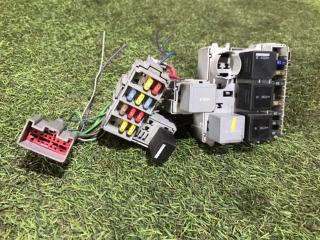 Запчасть блок предохранителей Volvo XC90