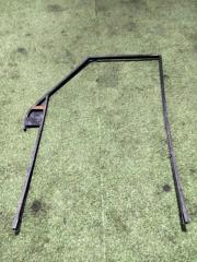 Запчасть рамка двери передняя правая Land Rover Discovery 1993